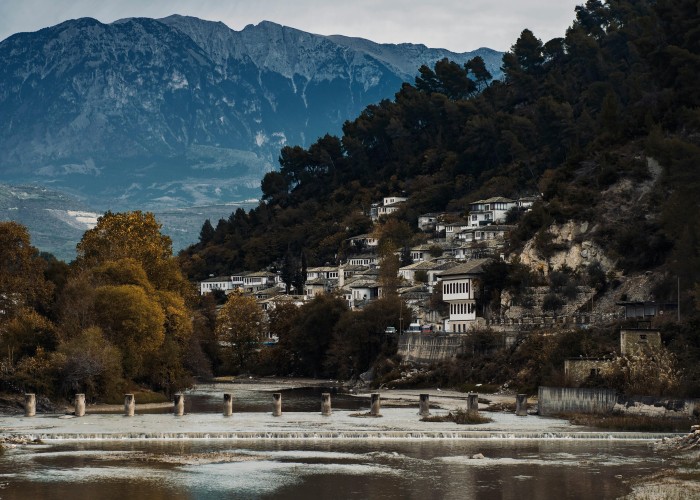 1762614458-pexels-ardit-mbrati-216809103-12047566 (1).jpg